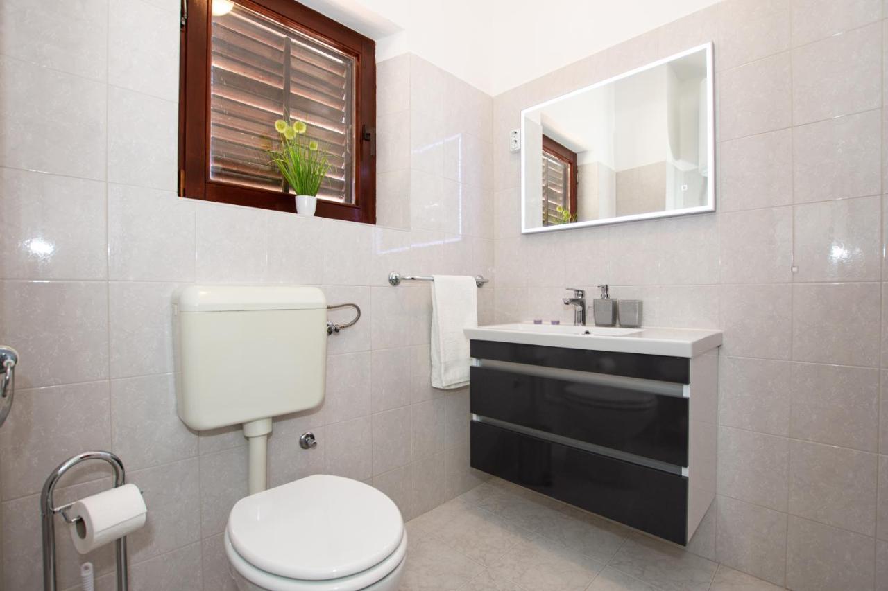 White Diamond Apartment Vrsi Exterior foto